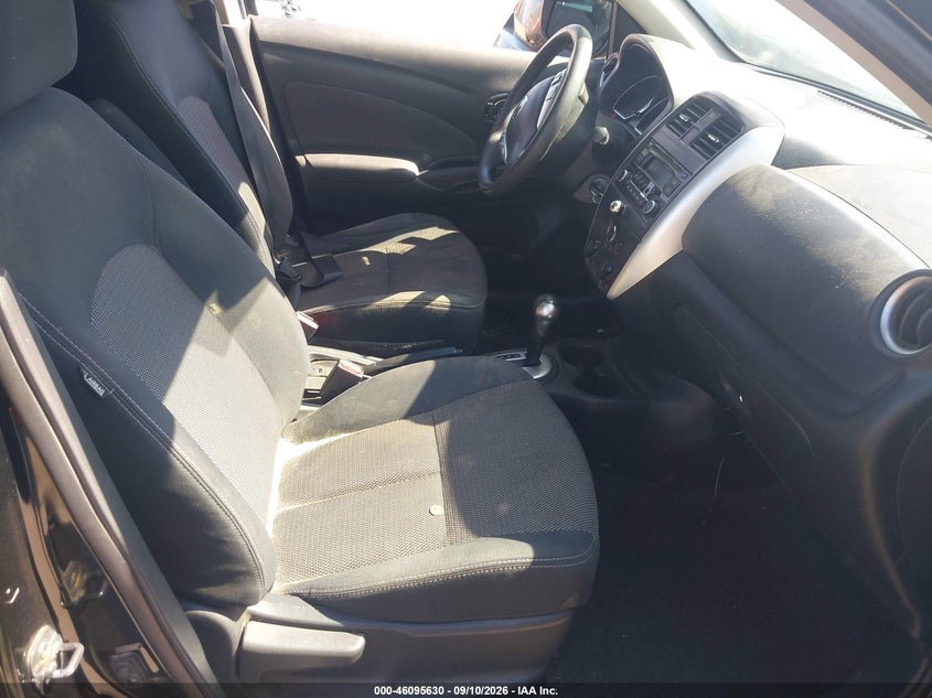 2016 NISSAN VERSA auction photo 5