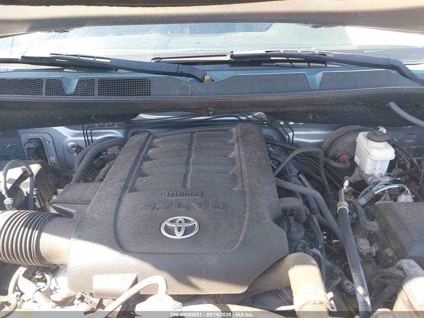 TOYOTA TUNDRA - zdjęcie 10