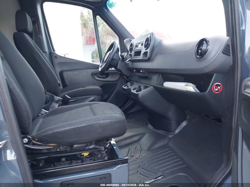 2019 MERCEDES-BENZ SPRINTER 2500 auction photo 5