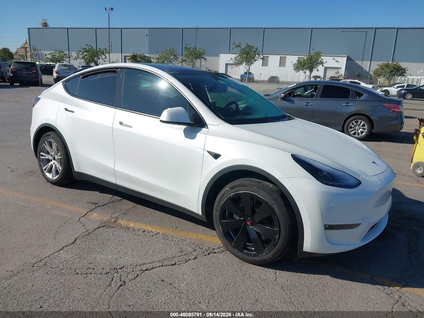 Vin: 7saygdee2pf745017, lot: 46595430, tesla model y awd/long range dual motor all-wheel drive 2023 img_1
