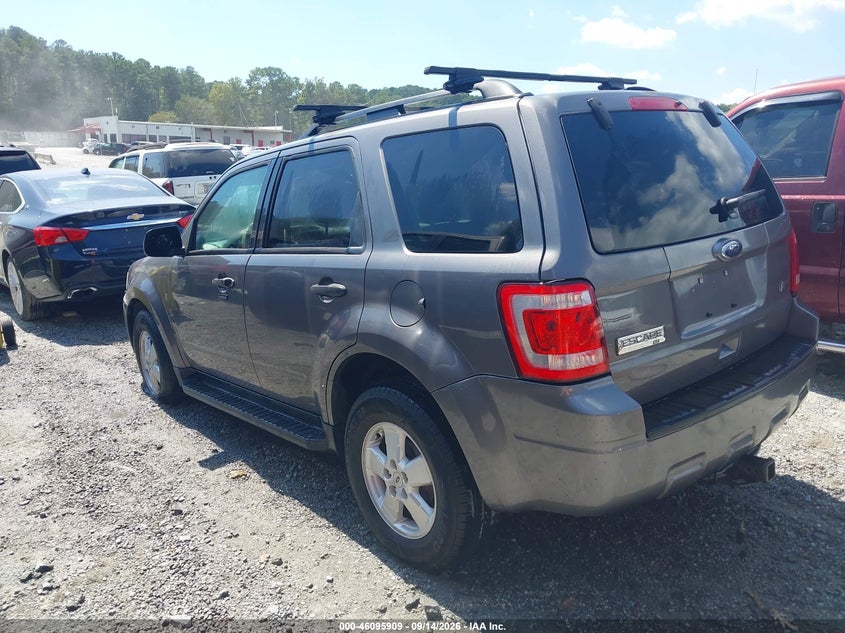 Vin: 1fmcu0dg2aka72523, lot: 46595567, ford escape xlt 20103