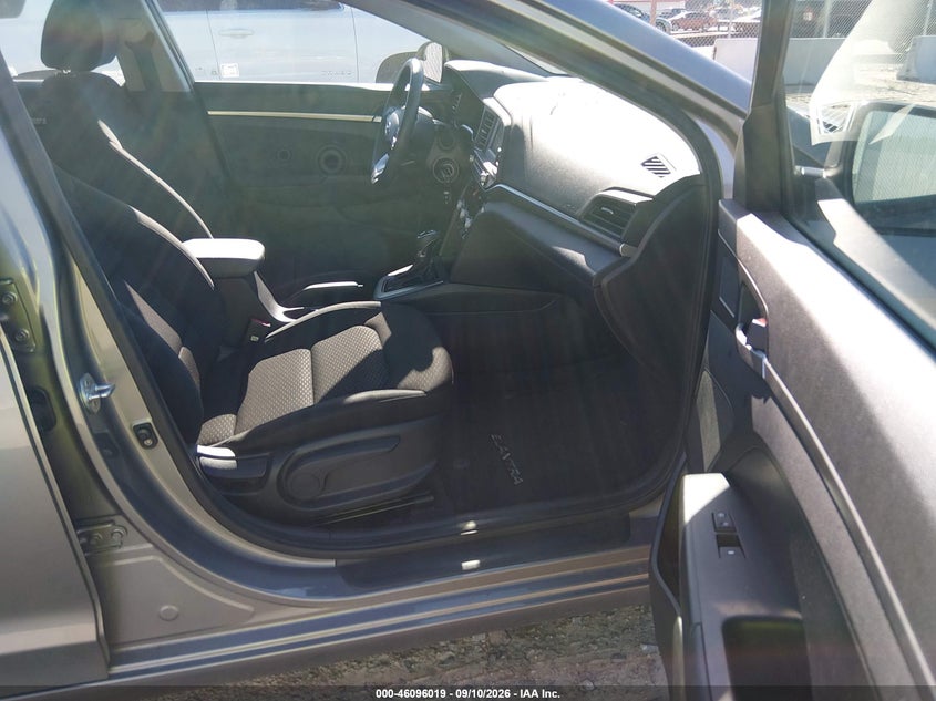 2020 HYUNDAI ELANTRA auction photo 5