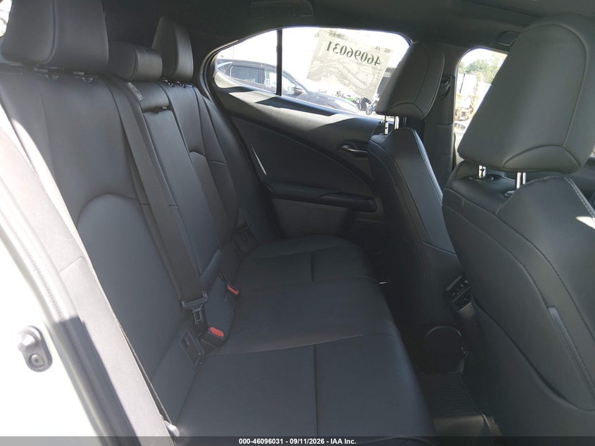 LEXUS UX 250H - zdjęcie 8