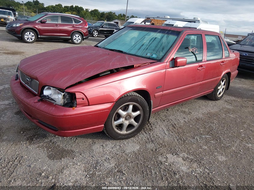 1998 Volvo S70, Front End, IAAI, VIN YV1LS5578W2516687 — photo 2