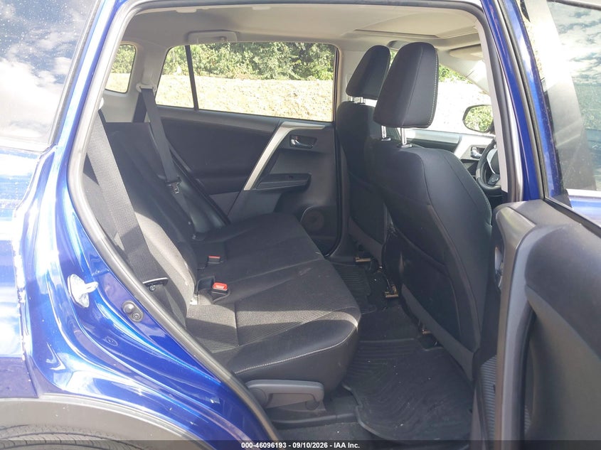 TOYOTA RAV4 - zdjęcie 8