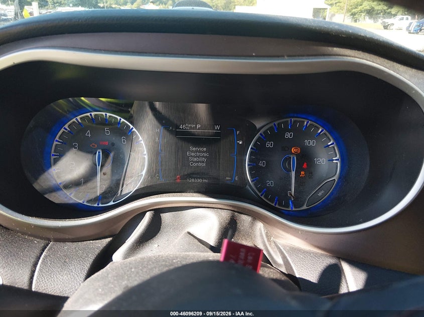 2017 CHRYSLER PACIFICA auction photo 7