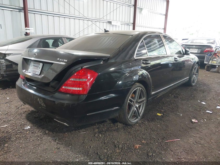 Vin: wddng8gb4aa307857, lot: 46595949, mercedes-benz s 550 4matic 20104