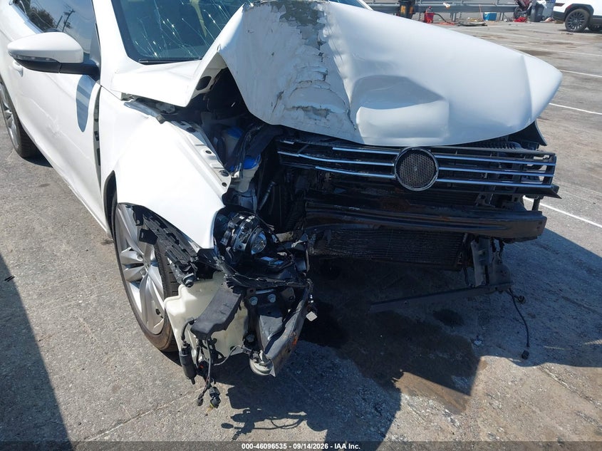 VOLKSWAGEN EOS 2012 VIN WVWFW7AH8CV018212