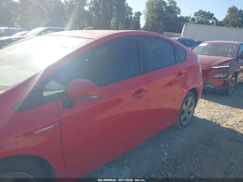 2015 TOYOTA PRIUS auction photo 6