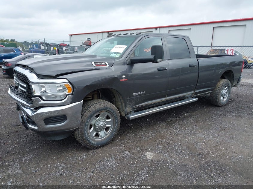 Vin: 3c6ur5hl1kg683366, lot: 46596278, ram 2500 tradesman  4x4 8' box 20192