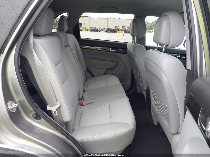 2013 KIA SORENTO auction photo 8