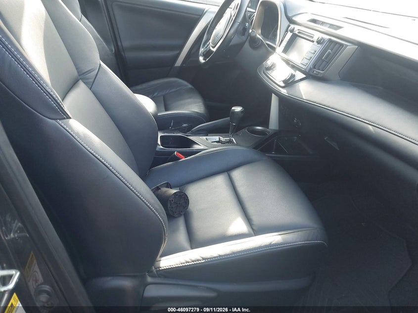 2015 TOYOTA RAV4 auction photo 5
