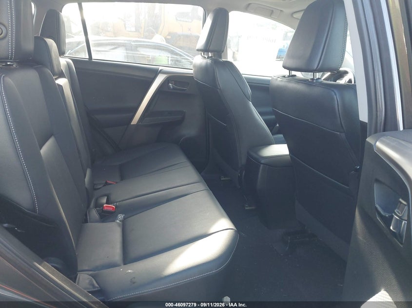 2015 TOYOTA RAV4 auction photo 8