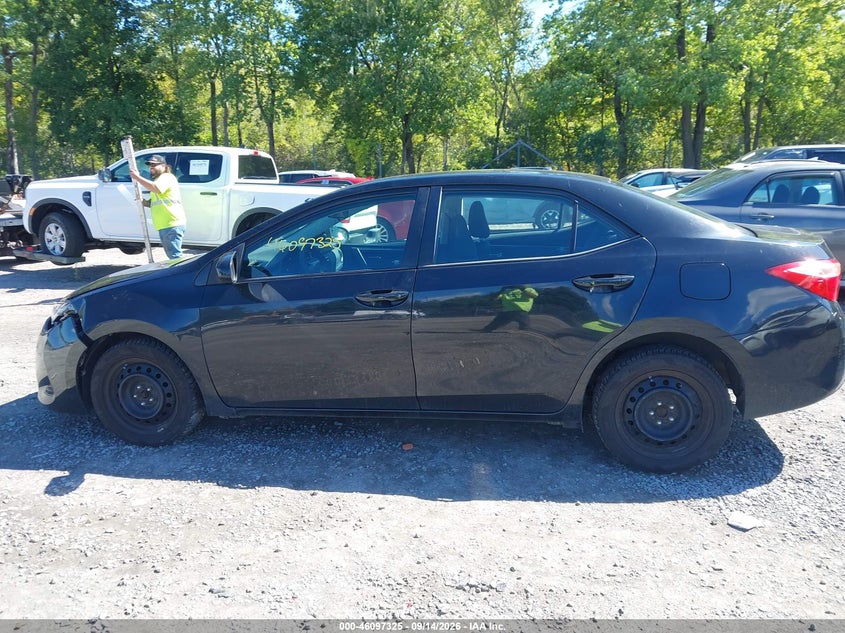 TOYOTA COROLLA - zdjęcie 14