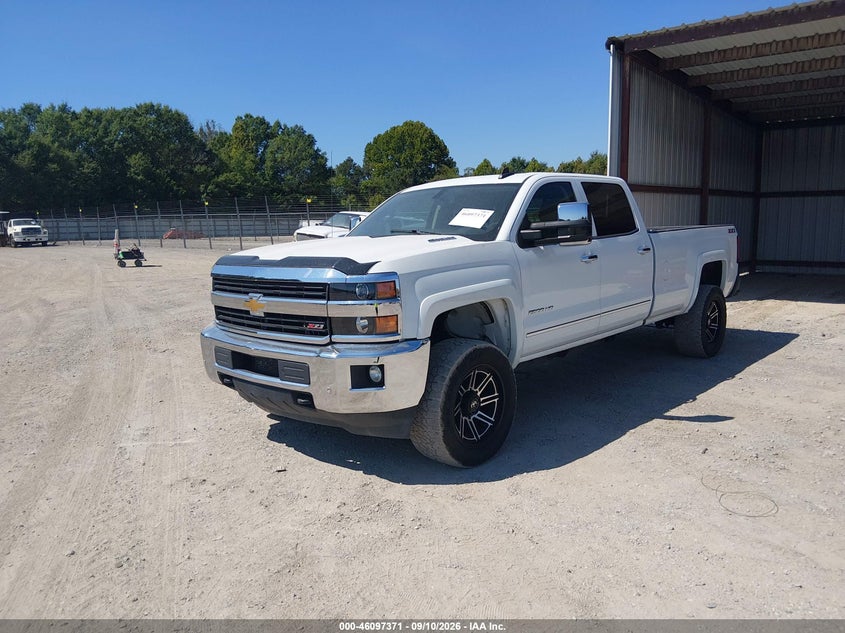 2015 CHEVROLET SILVERADO 2500HD auction photo 2