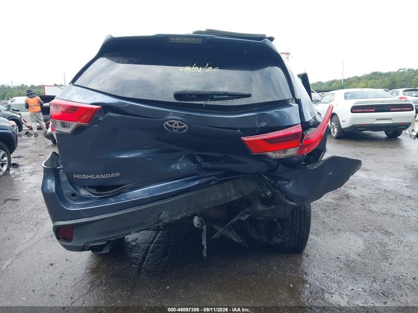 TOYOTA HIGHLANDER - zdjęcie 16