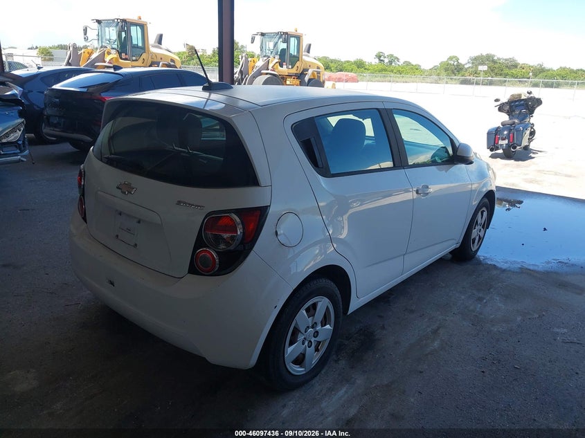 2016 CHEVROLET SONIC auction photo 4