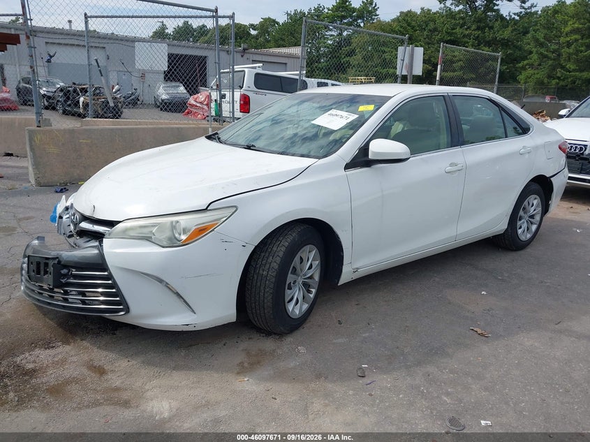 Vin: 4t4bf1fk3fr512005, lot: 46597329, toyota camry le 20152