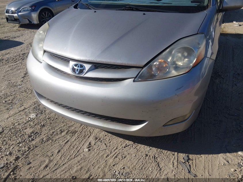 2009 TOYOTA SIENNA auction photo 6