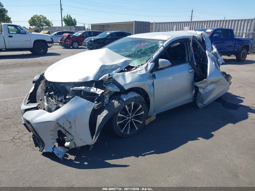 Vin: 2t1burhe4jc032703, lot: 46597392, toyota corolla se 20182