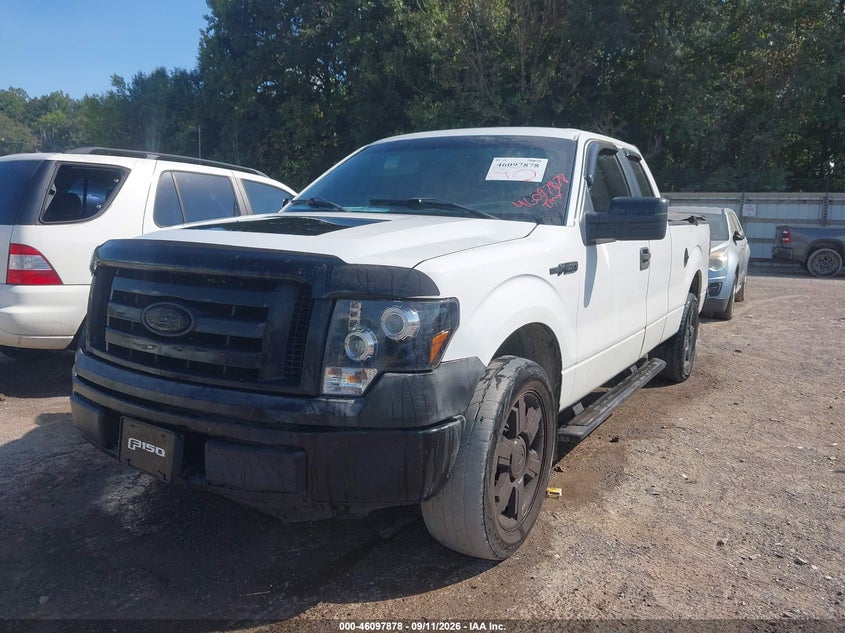 2011 Ford F-150, Normal Wear & Tear, IAAI, VIN 1FTFX1CF8BKD95290 — photo 2