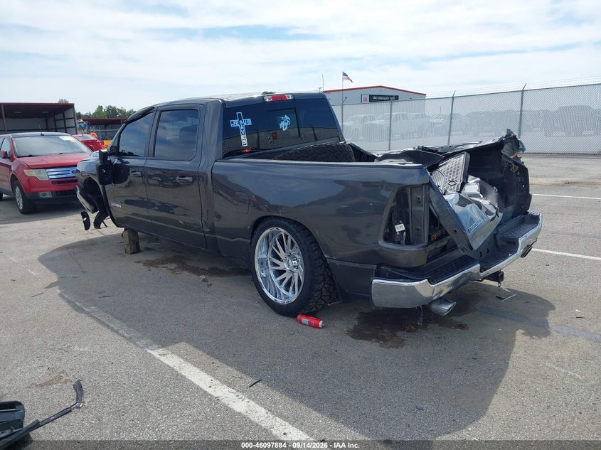 Vin: 1c6srfmt1mn619132, lot: 46597542, ram 1500 big horn  4x4 6'4 box 20213