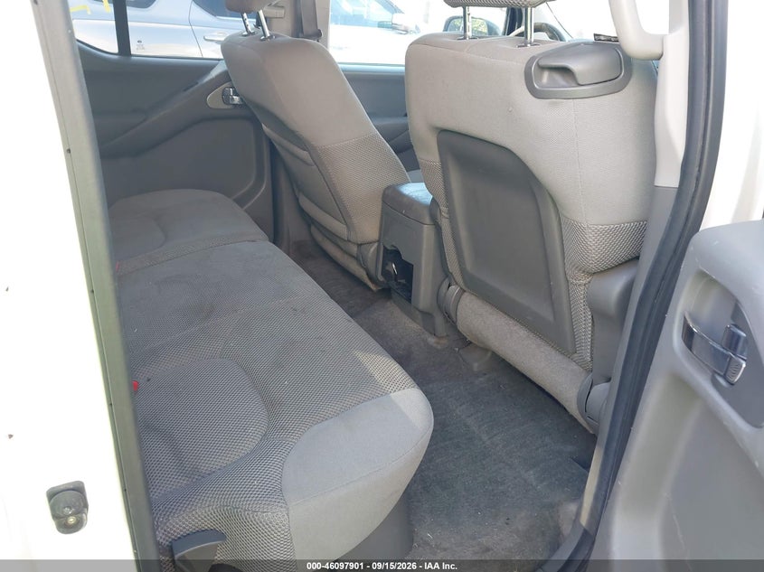 2010 NISSAN FRONTIER auction photo 8