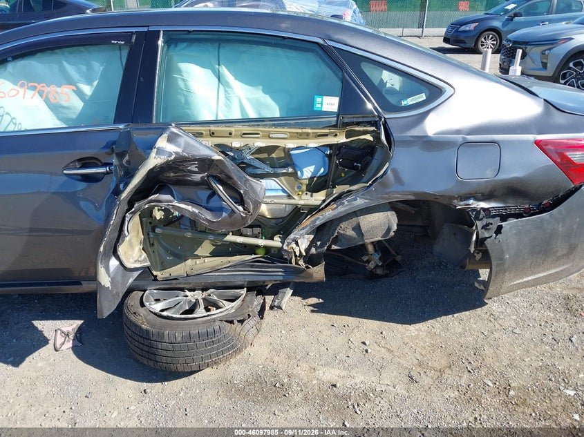 2016 TOYOTA AVALON auction photo 6