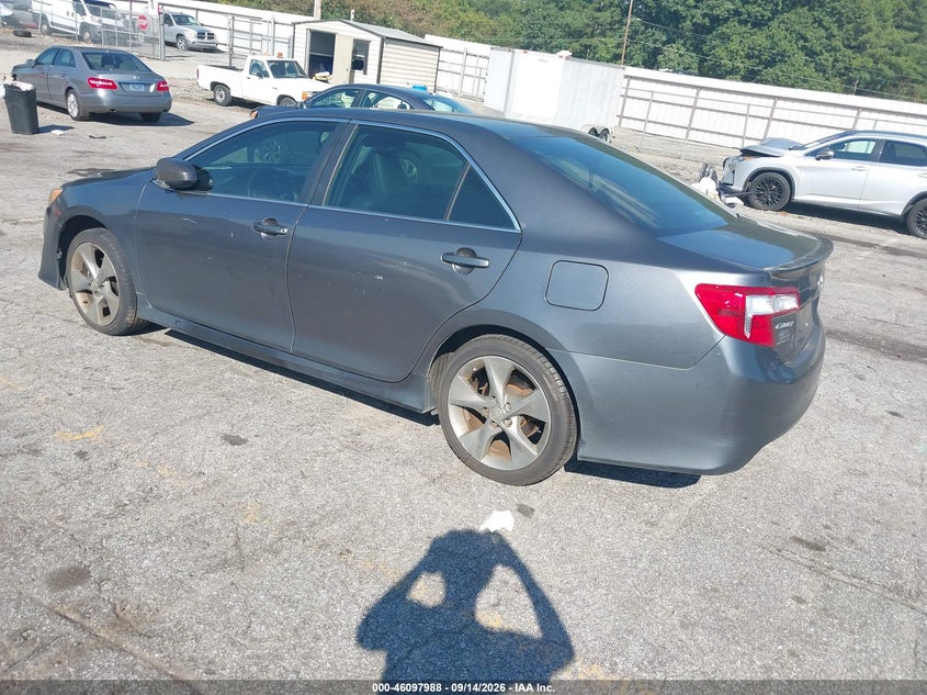 Vin: 4t1bf1fk4eu373883, lot: 46597646, toyota camry se sport 20143