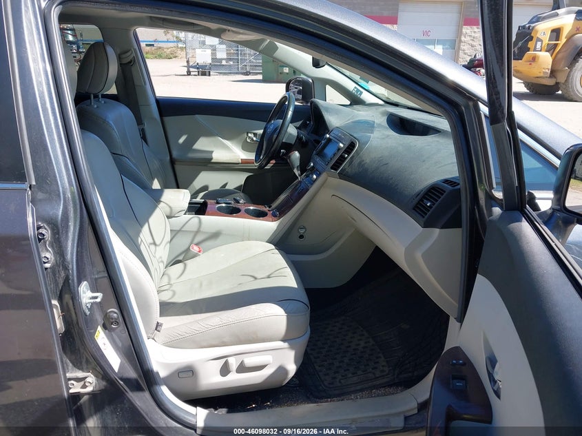 2012 TOYOTA VENZA auction photo 5