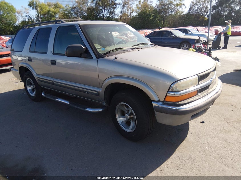 2001 Chevrolet Blazer Ls/Lt/Trailblazer, Wear, IAAI, VIN 1GNCS13W41216325X