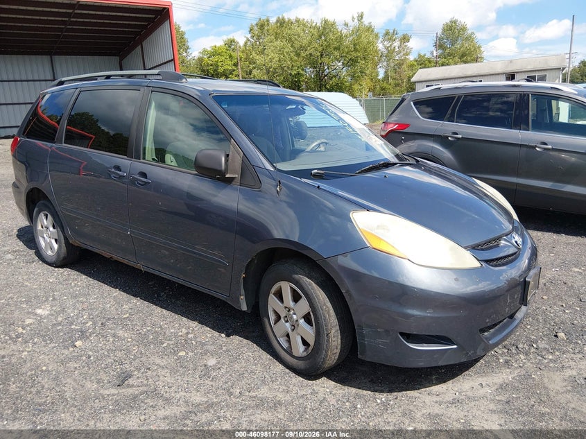 2006 TOYOTA SIENNA auction photo 1