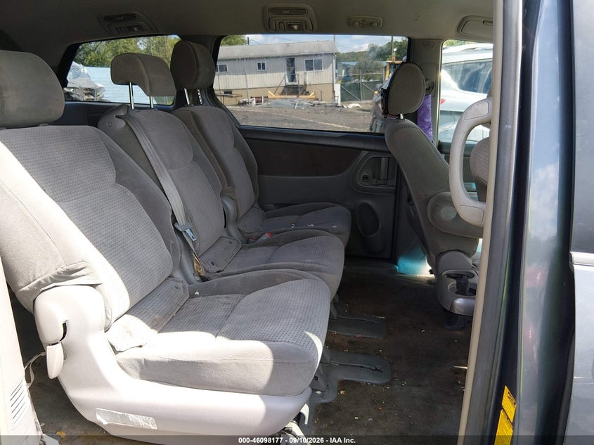 2006 TOYOTA SIENNA auction photo 8