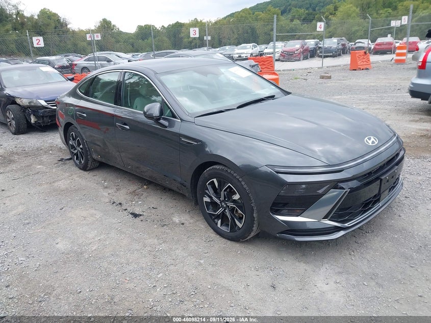 2025 HYUNDAI SONATA auction photo 1