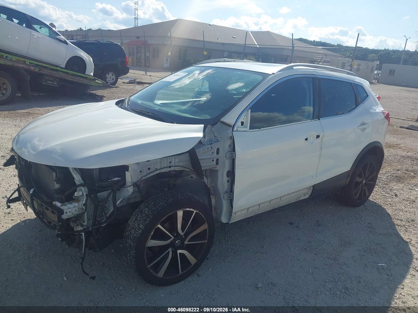 Vin: jn1bj1cp8hw026880, lot: 46597880, nissan rogue sport sl 20172