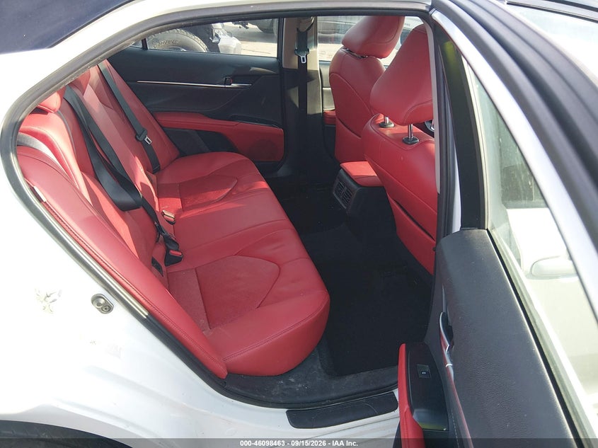 TOYOTA CAMRY - zdjęcie 8