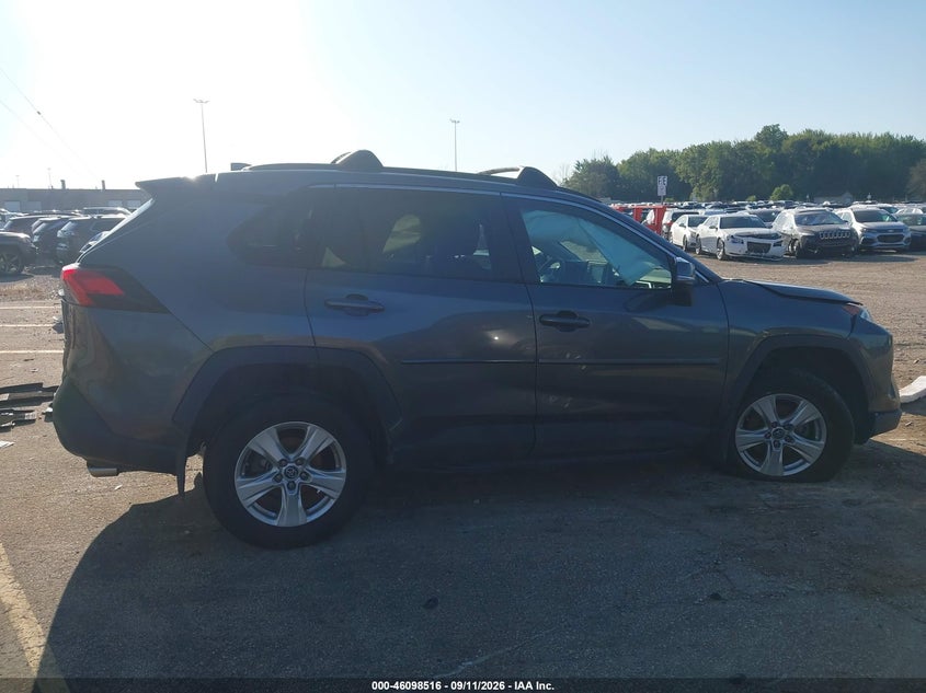 TOYOTA RAV4 - zdjęcie 13