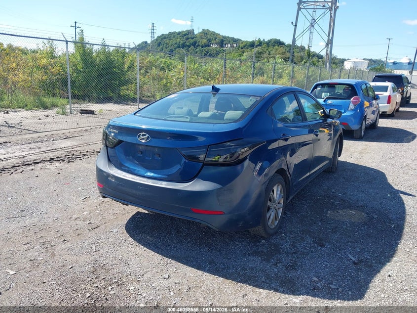 2015 HYUNDAI ELANTRA auction photo 4