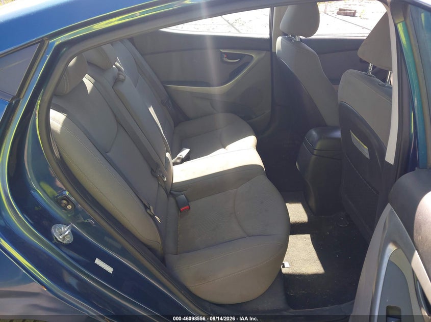 2015 HYUNDAI ELANTRA auction photo 8