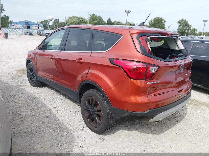 Vin: 1fmcu0gd4kua13318, lot: 46598244, ford escape se 20193