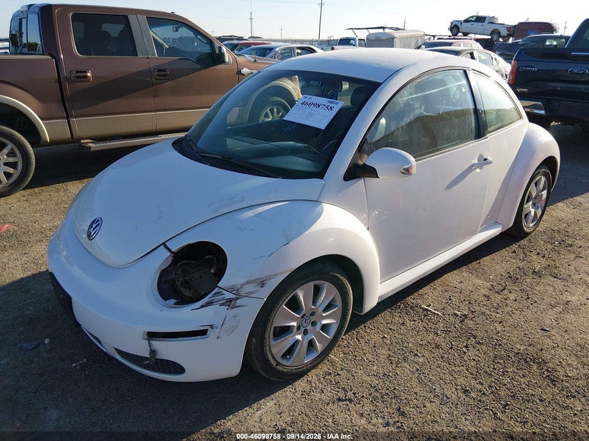 2009 Volkswagen Beetle, Left Side, IAAI, VIN 3VWPG31C89M514786 — photo 2