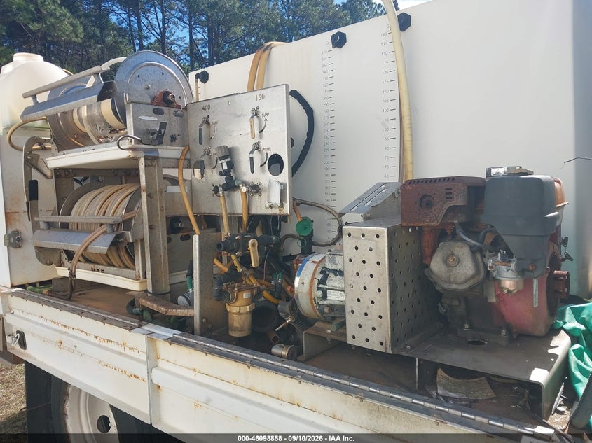 2014 ISUZU NPR GAS REG auction photo 6