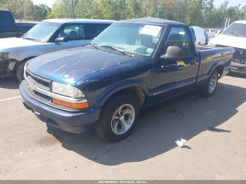 1998 Chevrolet S-10 Ls Fleetside, Стихія, IAAI, VIN 1GCCS1446WK226034 — фото 2