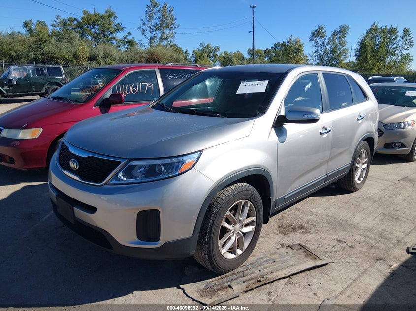 2015 Kia Sorento, Обычный износ, IAAI, VIN 5XYKT3A63FG563468 — фото 2