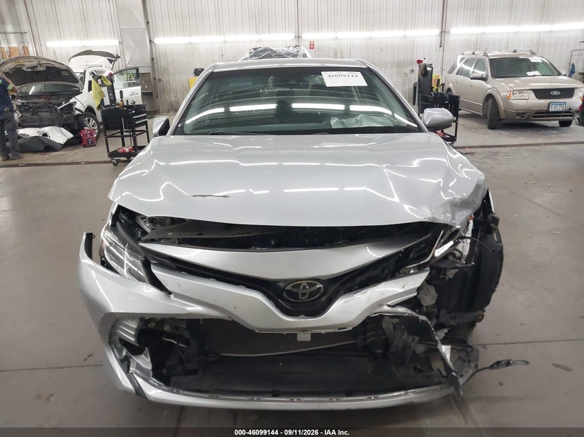 TOYOTA CAMRY - zdjęcie 13