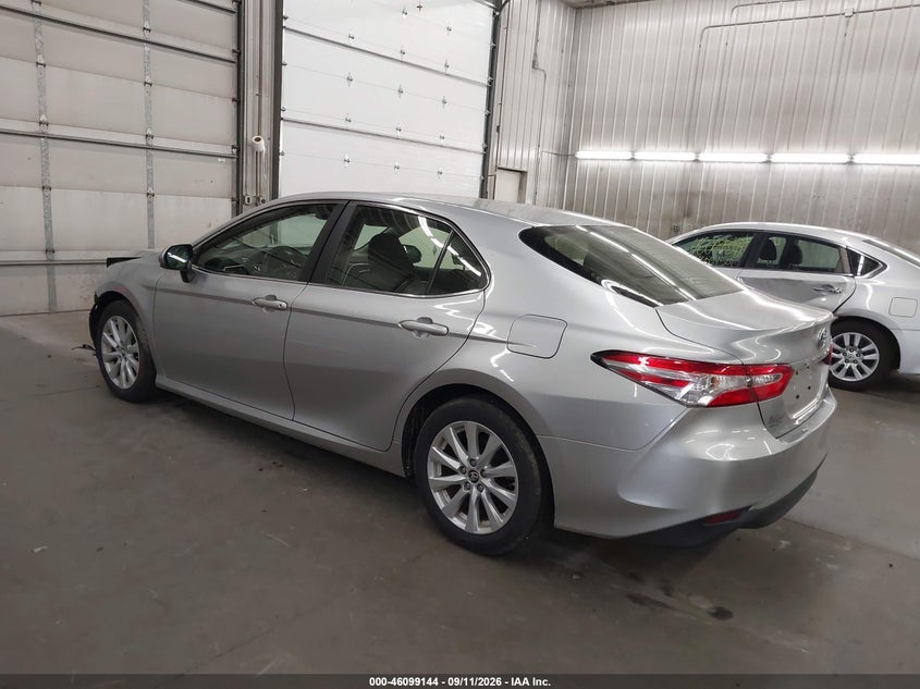 TOYOTA CAMRY - zdjęcie 3
