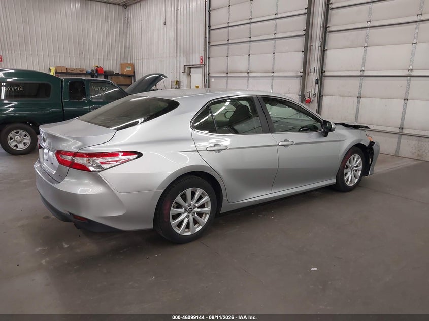 TOYOTA CAMRY - zdjęcie 4