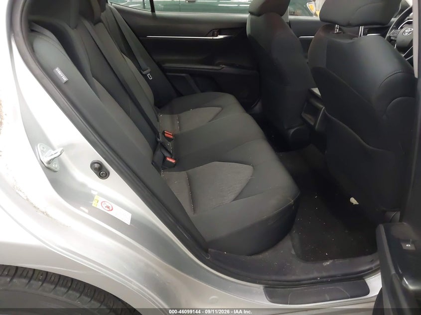 TOYOTA CAMRY - zdjęcie 8