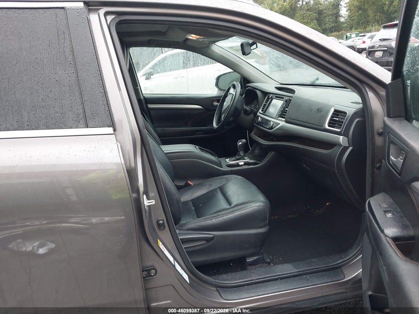 TOYOTA HIGHLANDER - zdjęcie 5