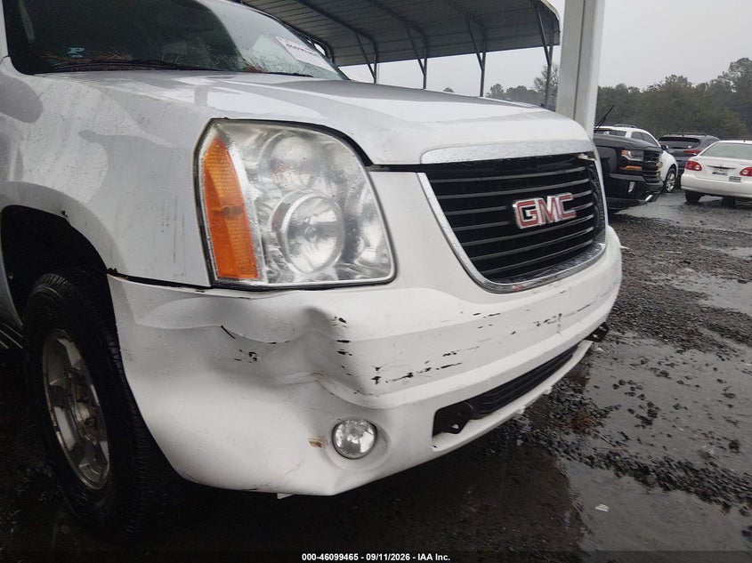 2011 GMC YUKON XL 1500 auction photo 6
